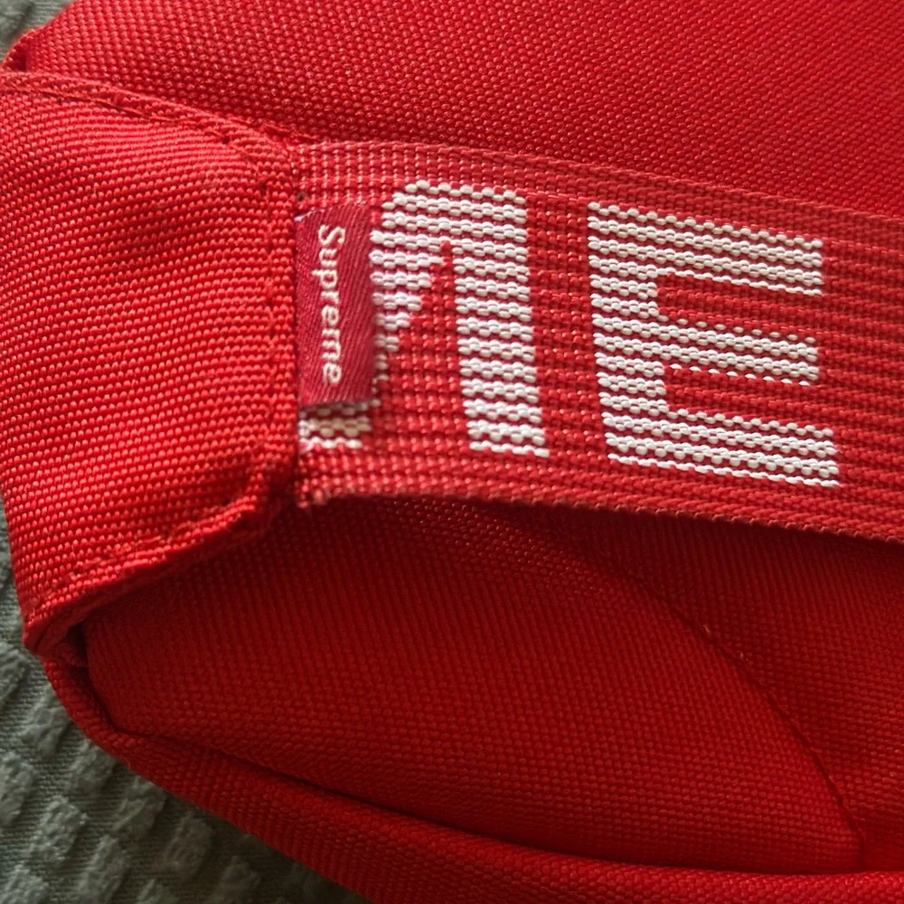 Supreme Vibrant Red Bag - Picture 3 of 3